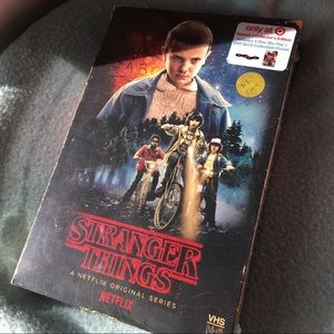 Stranger things season 1 collector edition blu ray